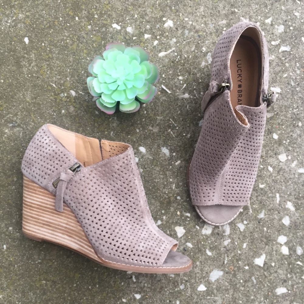 Lucky Brand | Open toe Stacked heel Suede Wedges! - Picture 2 of 9